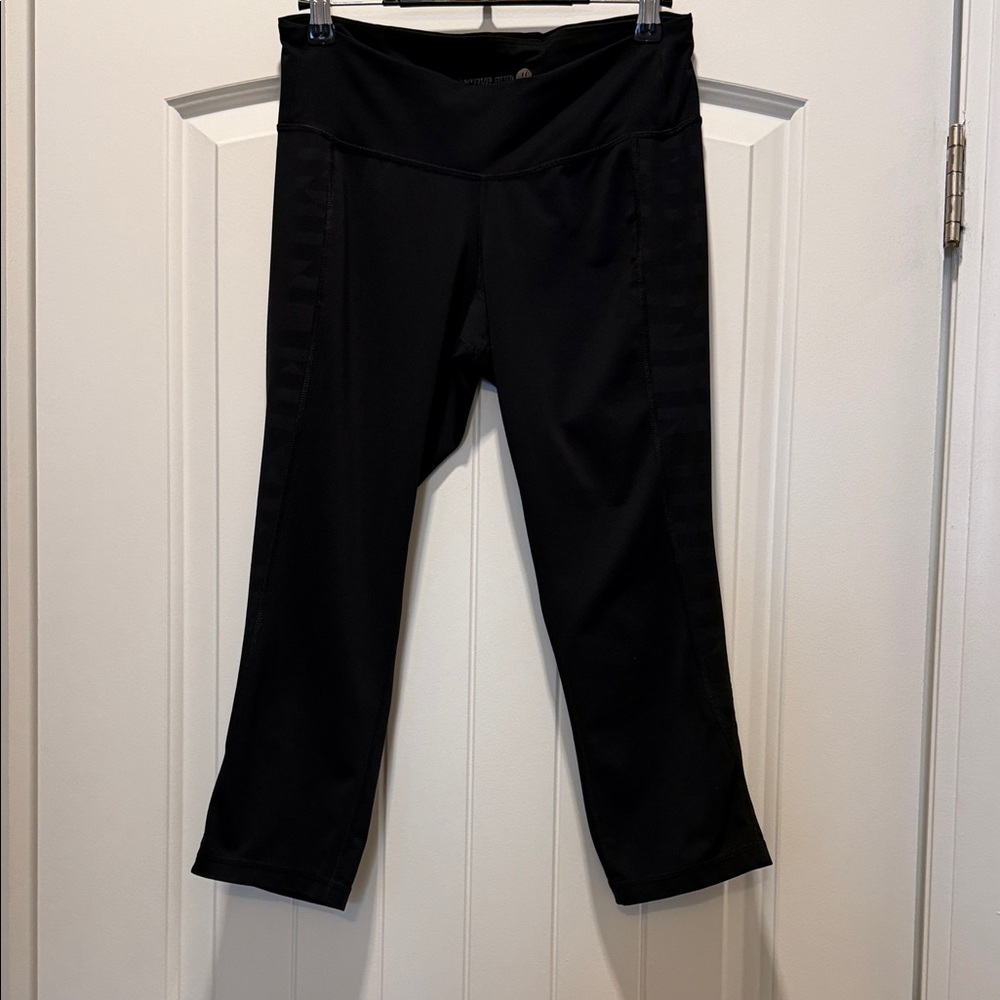 Old Navy Active Cropped Black Leggings